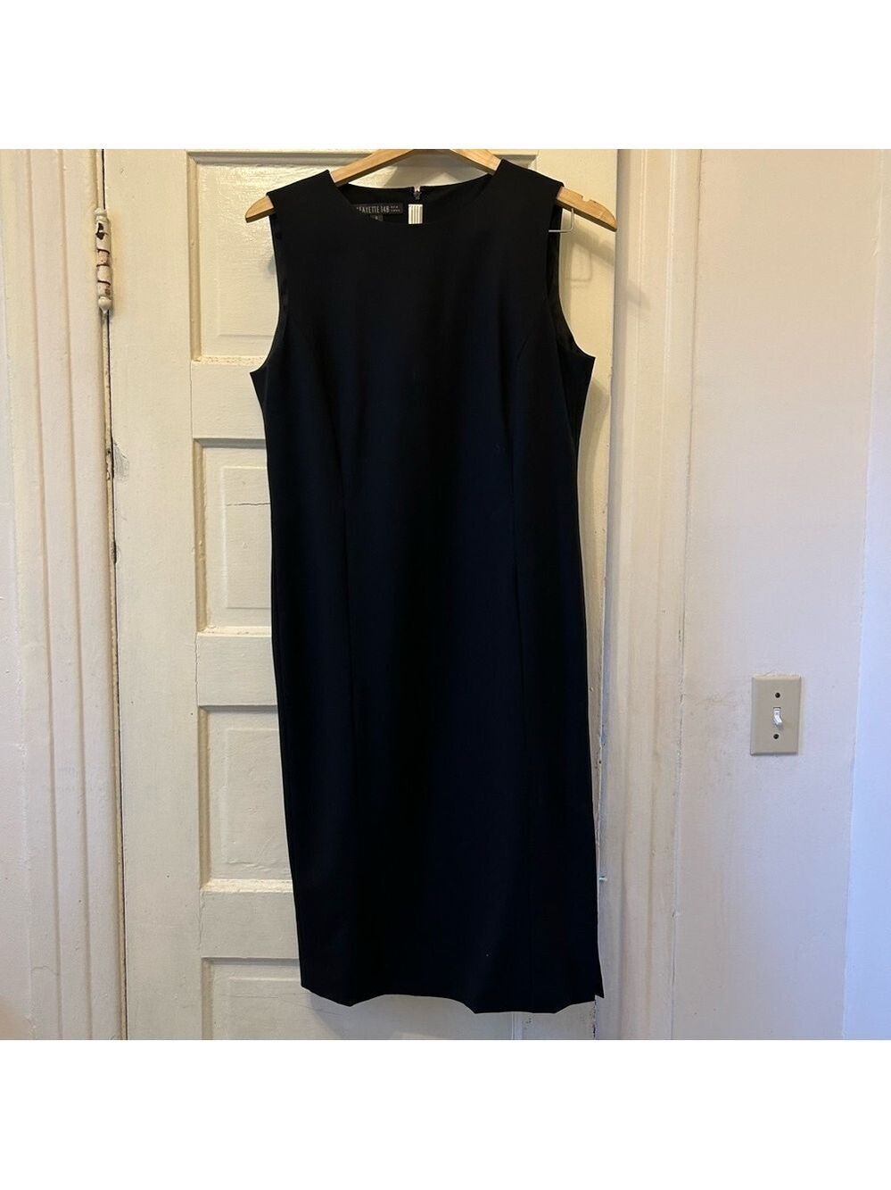 Lafayette 148 New York Black Wool Sheath Dress Sleeveless Sz 8 Lined Zip Closure